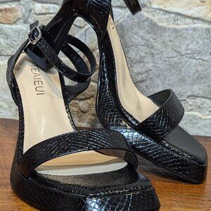 (Sz 6) Square toe Black snake platform heel sandals